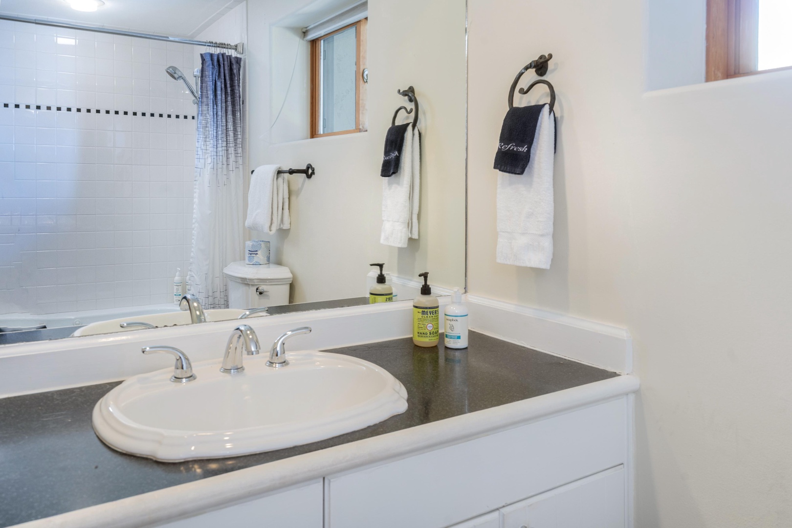 Bathroom 1 - Primary