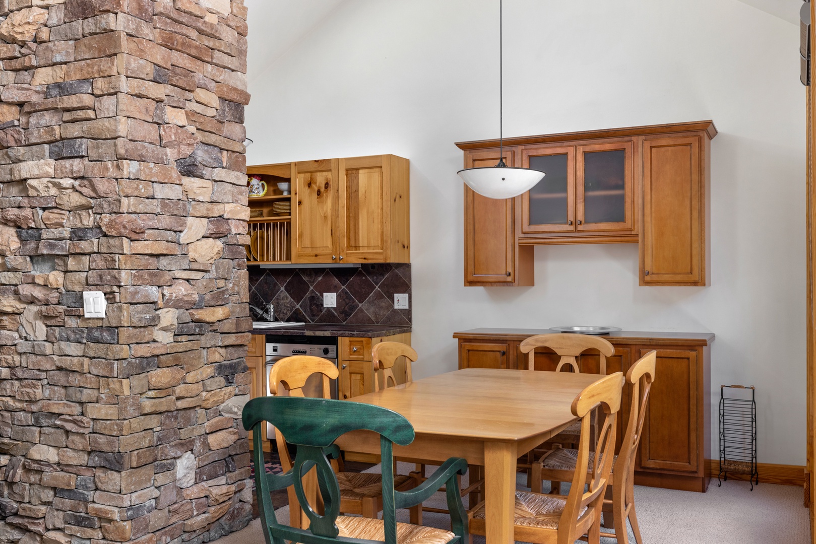 Dining area with seating for 6