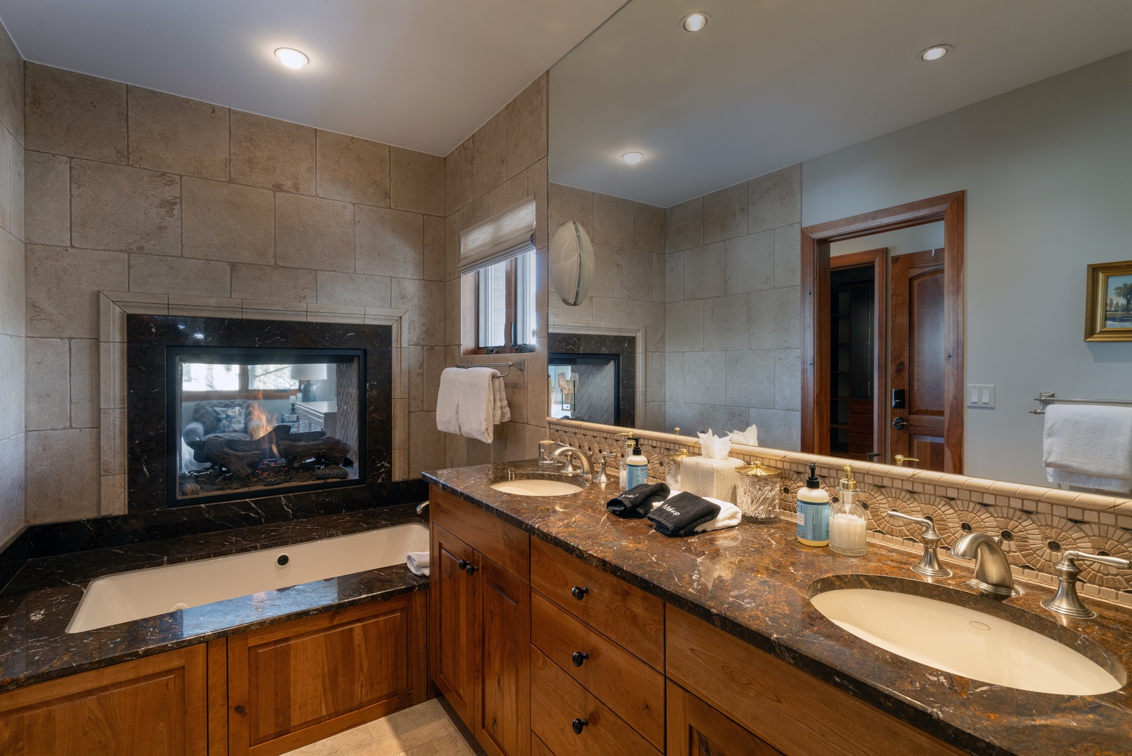 Primary Bathroom - Bathroom 1, Jetted tub and Steam shower