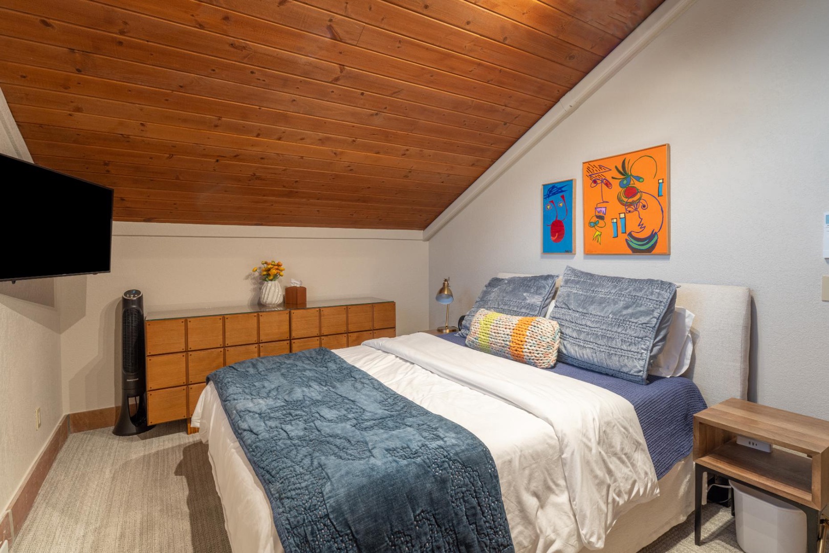 Guest Bedroom 2 - Queen - (Upper Level) AC