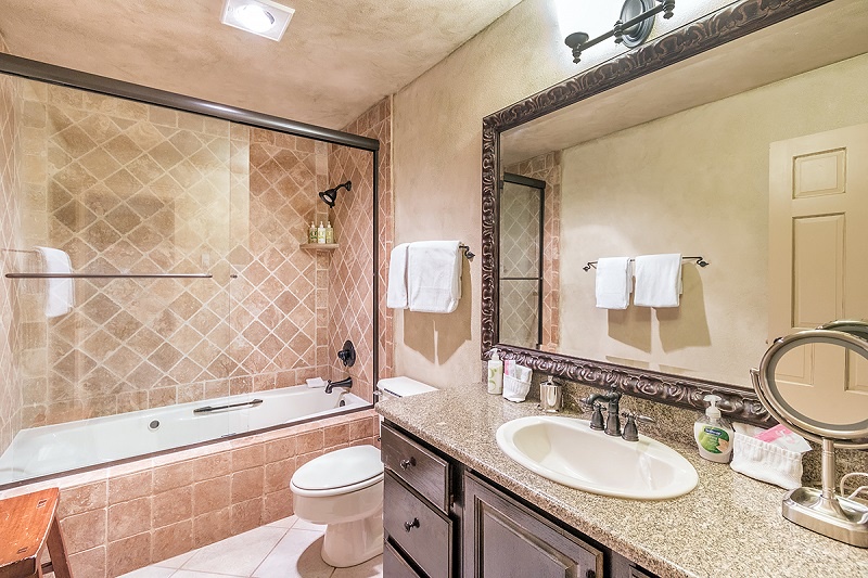 RiversideA201_masterbath