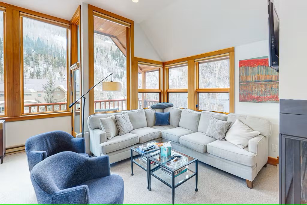 Large open concept living room with 180 degree views