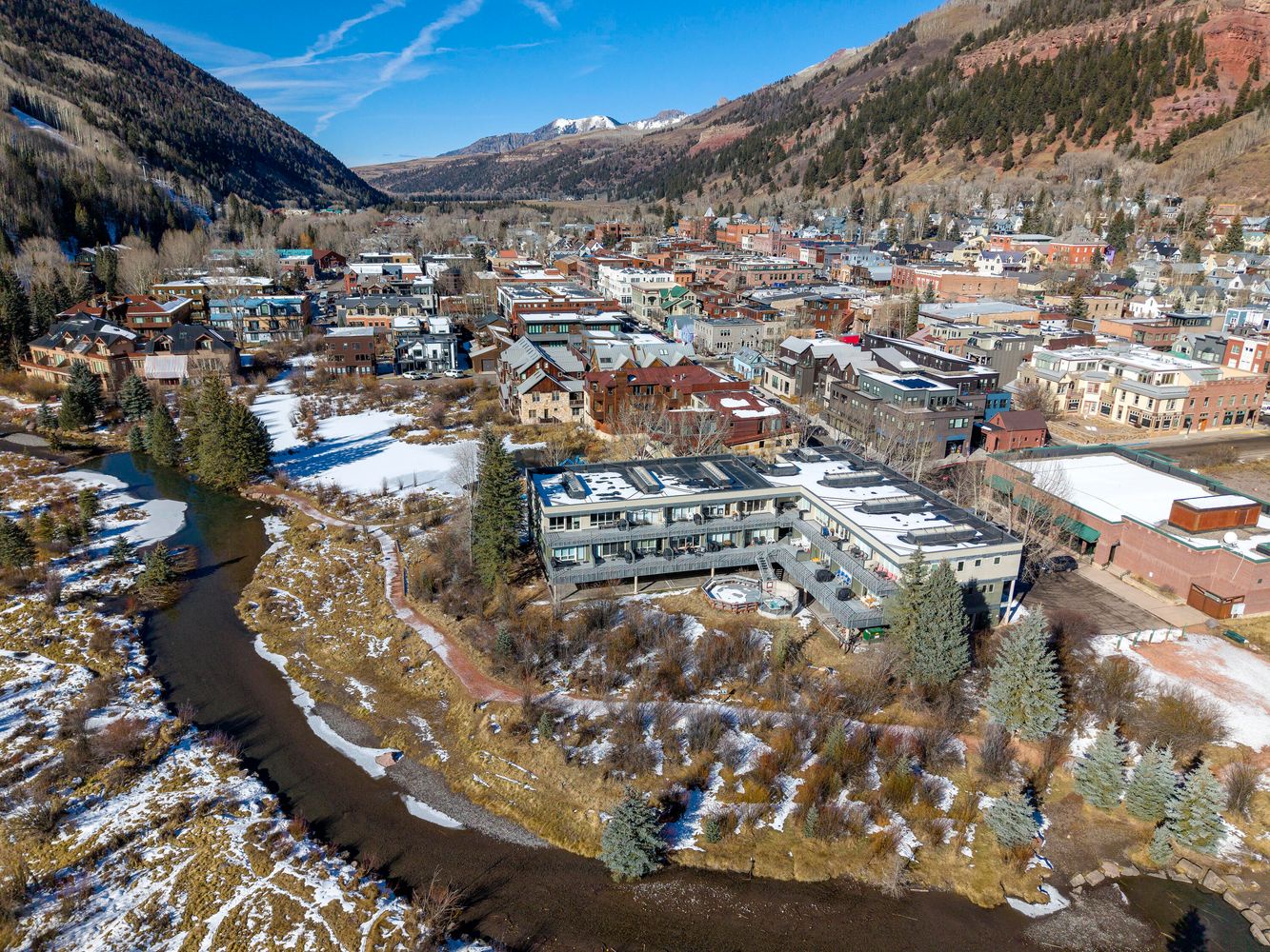 Muscatel 20 by Curate Telluride