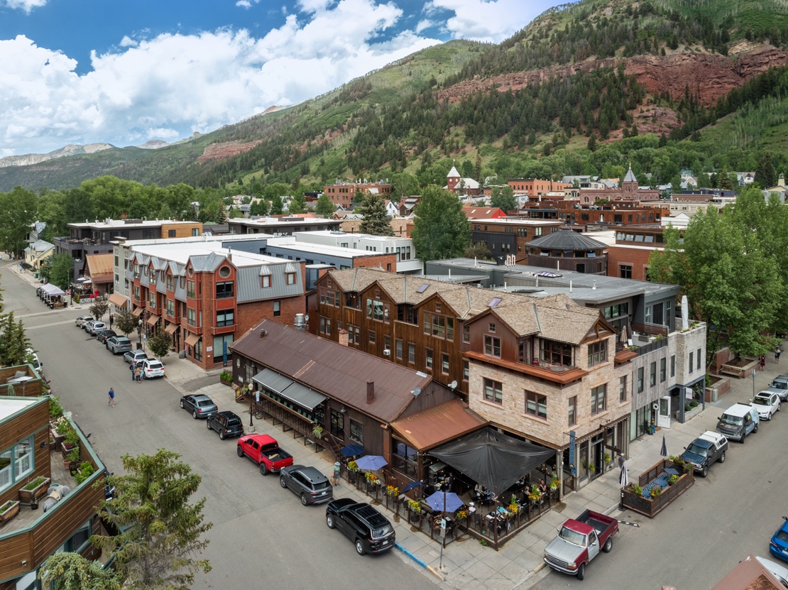 Pine Street C - Ballard Views by Curate Telluride adjacent to Smugglers Brew Pub