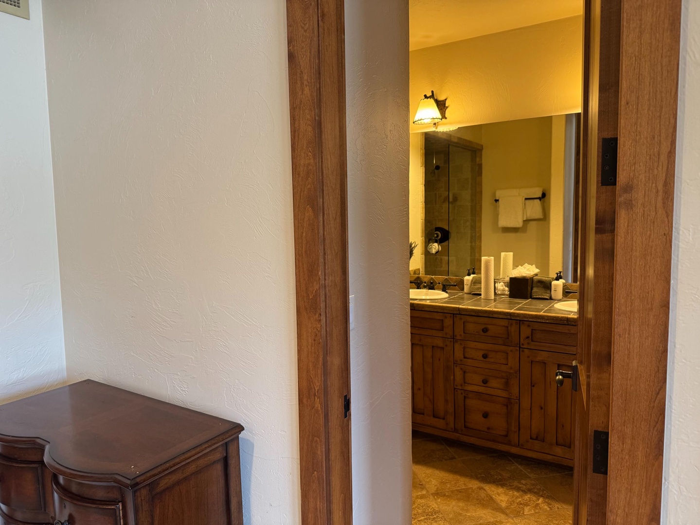 Bathroom 4 - Guest Bathroom - Ensuite bathroom