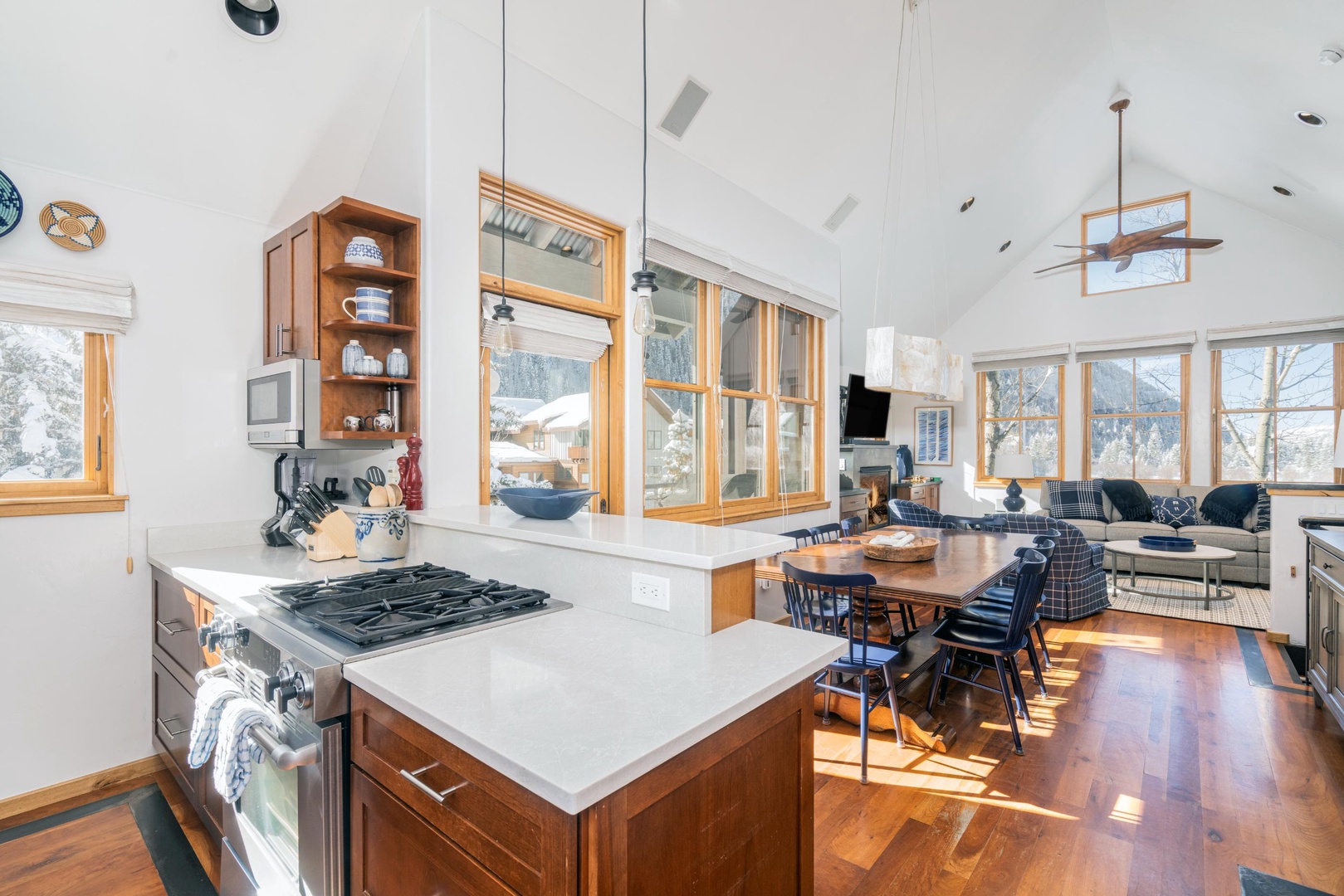 Kitchen - Fully appointed kitchen