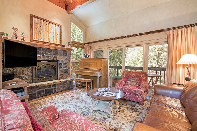 RiversideA201_living2