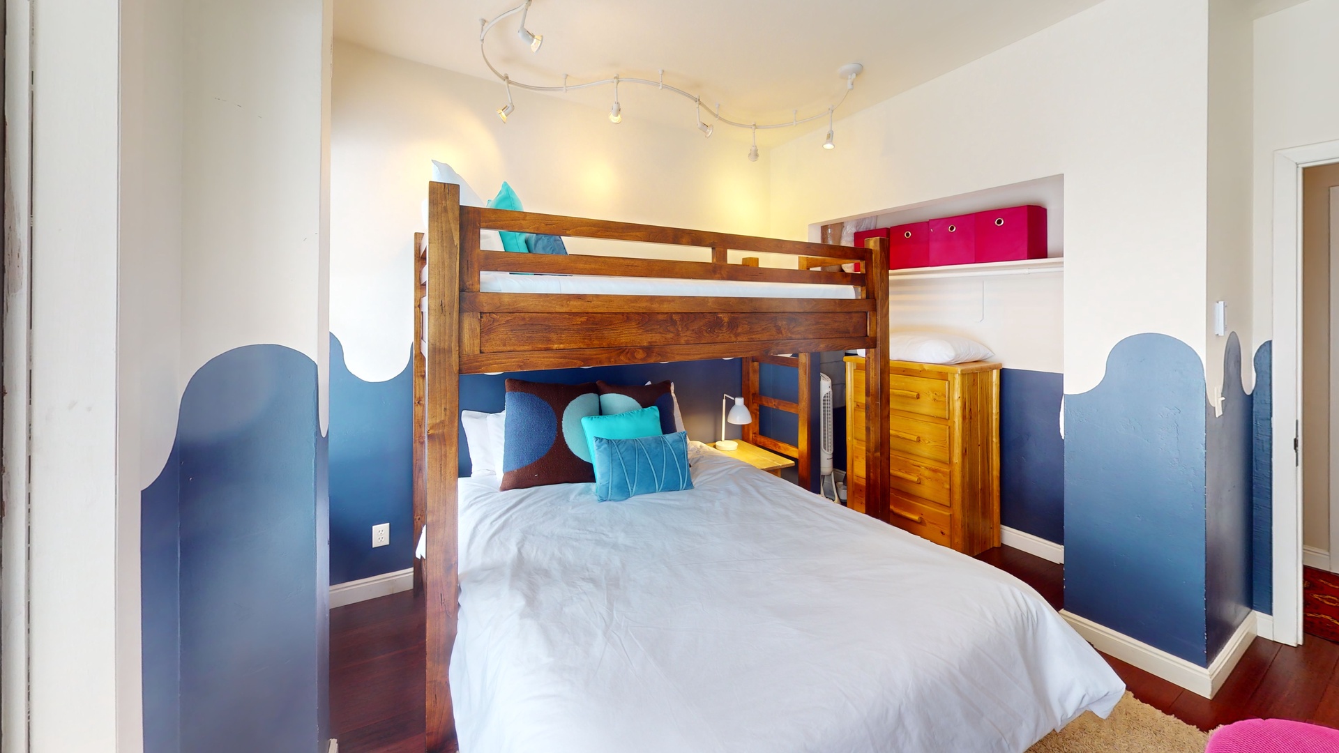 Guest Bedroom 2 - Queen lower, Twin top bunk
