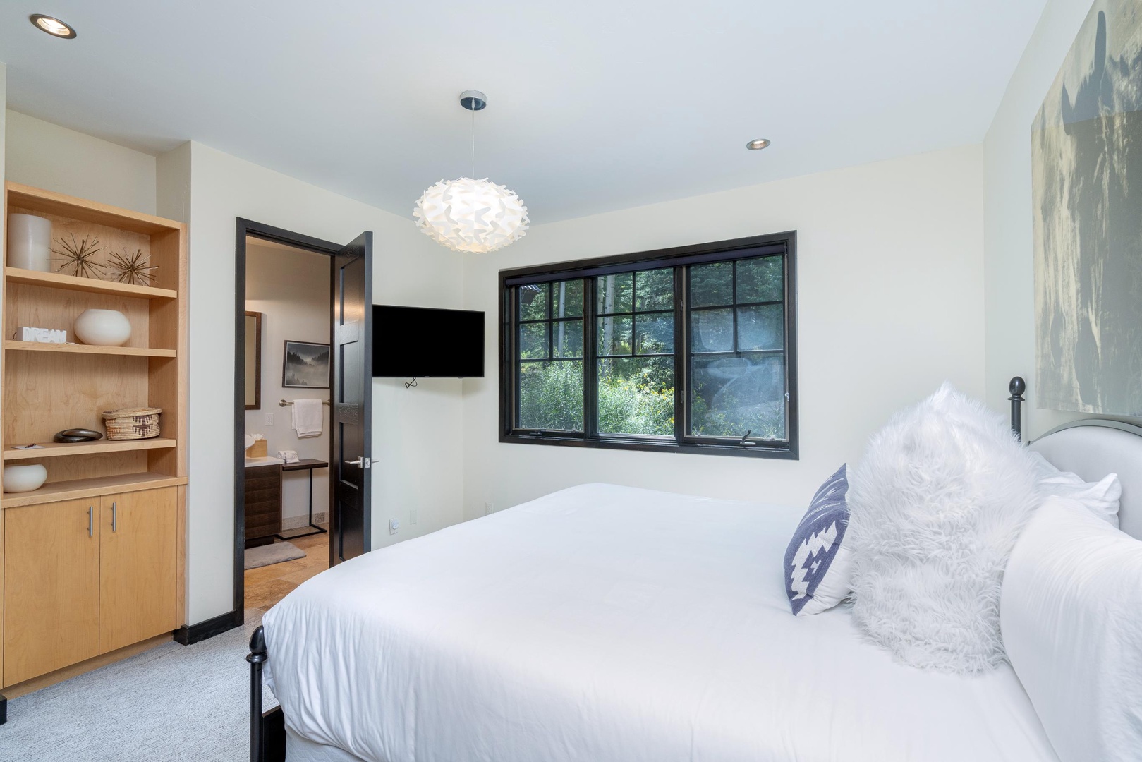Bedroom 2 - King Bed