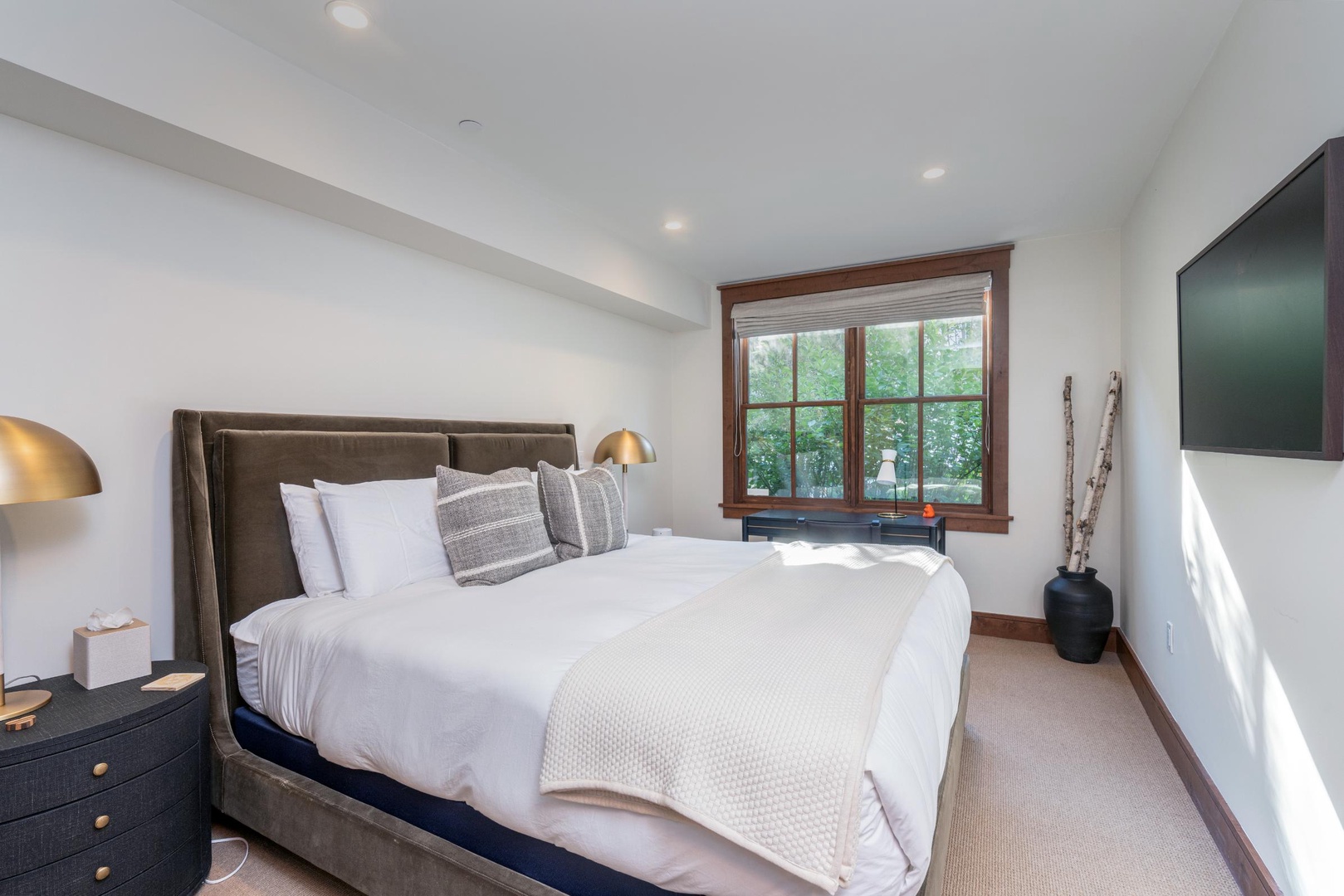 Bedroom 2 - King bed with en suite bath
