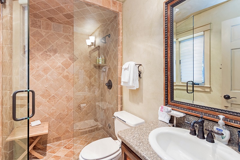 RiversideA201_guestbath2