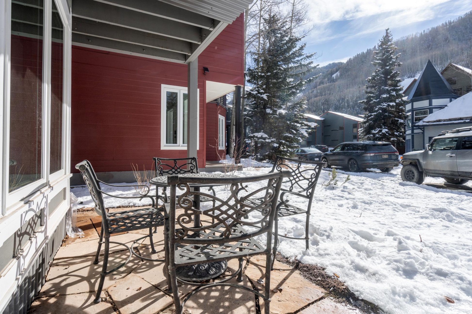 Bachman 26 - just steps to skiing, grocery store, and the middle of town