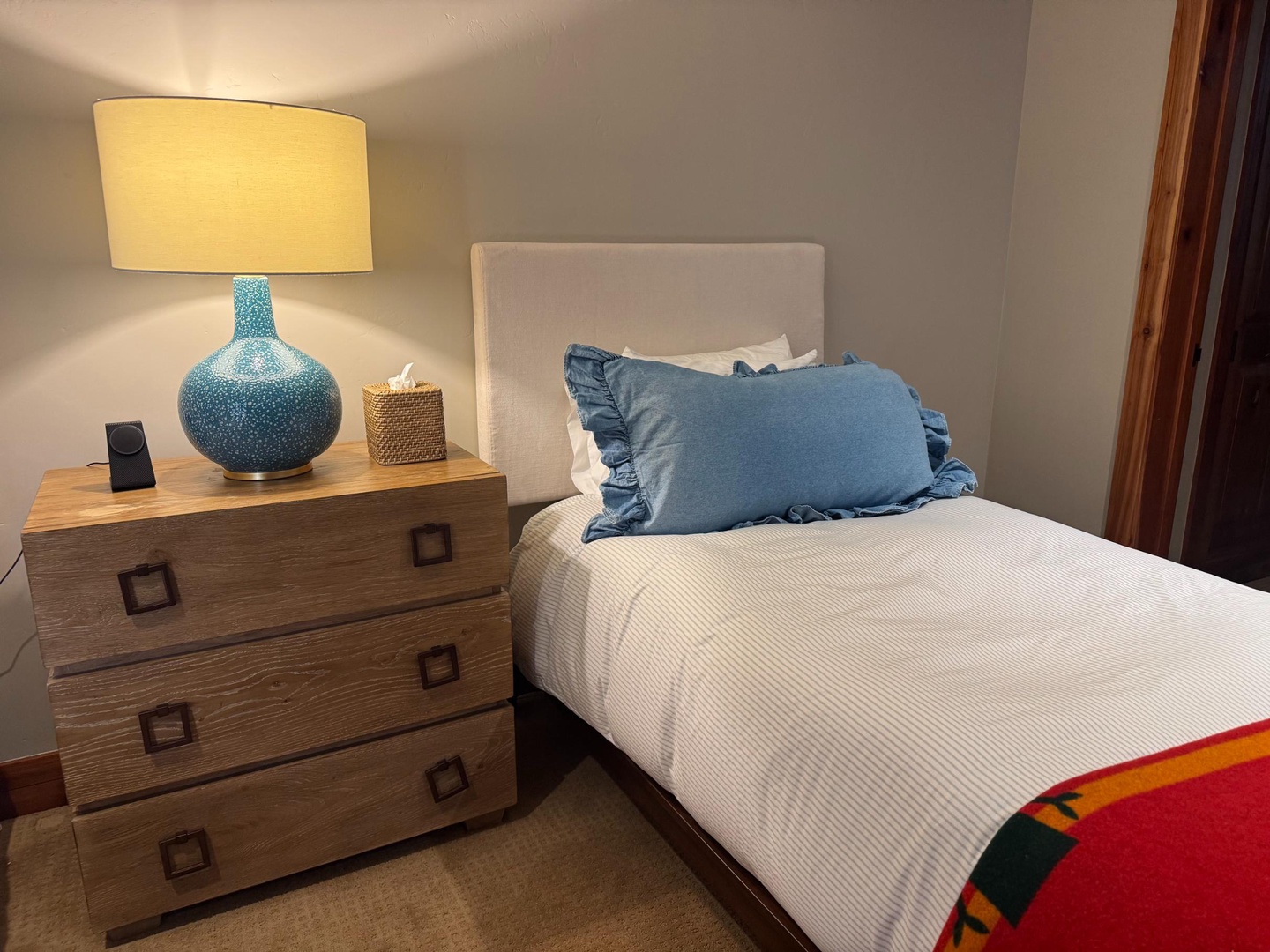 Bedroom 4 - Guest Bedroom - Lower Level - Two twin beds and ensuite bathroom