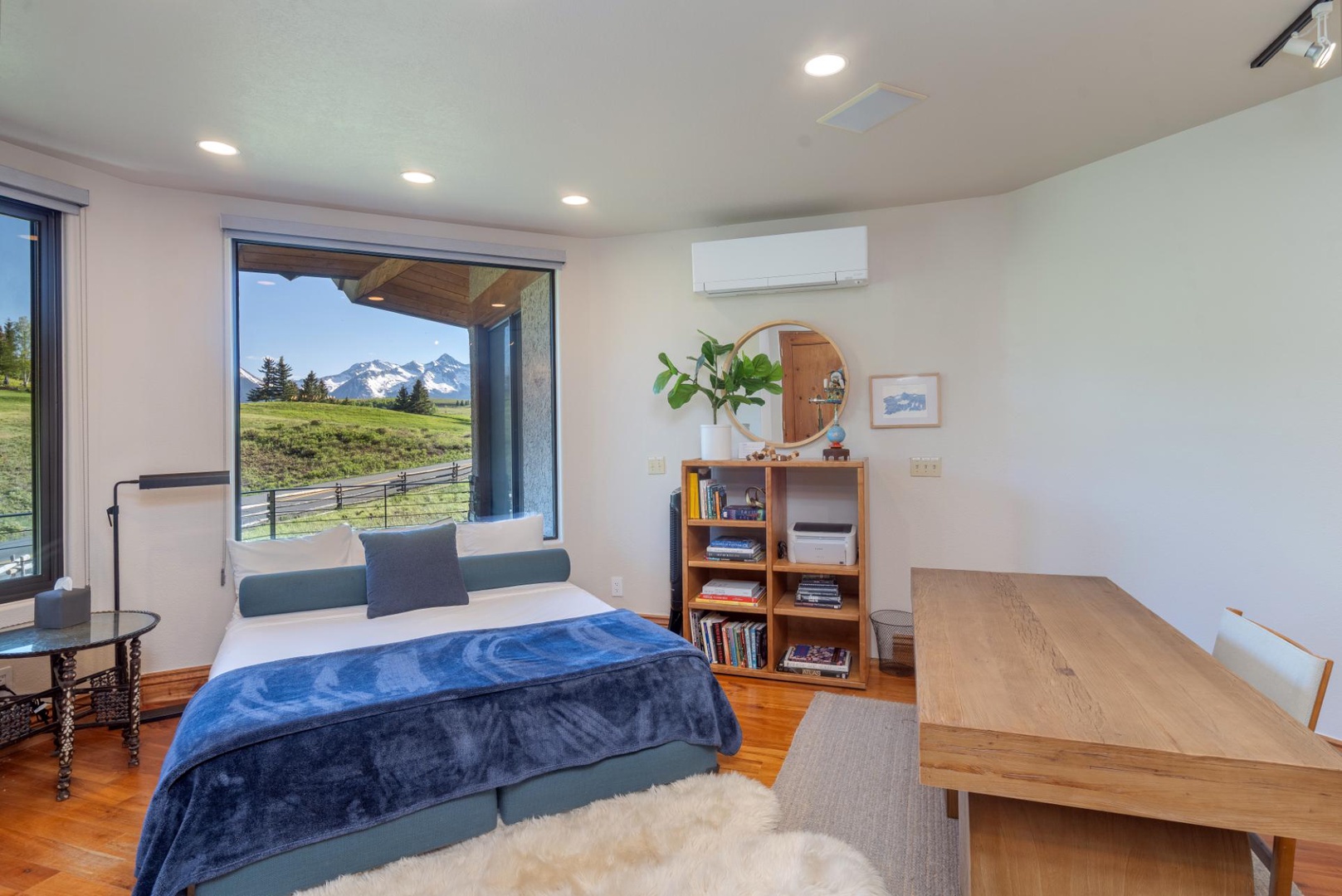 Office - Work or Sleep - Daybeds can be arranged as a King bed