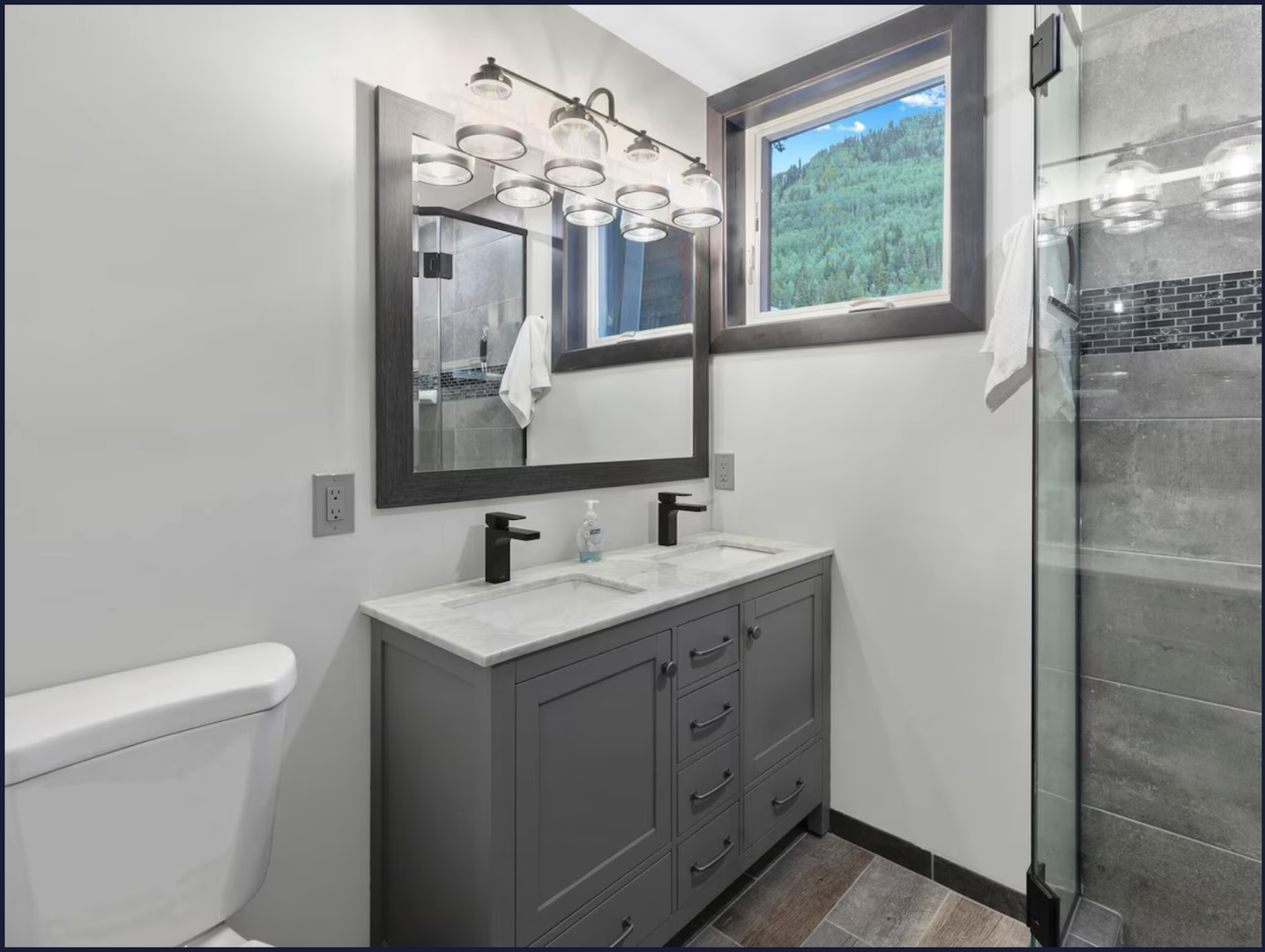 Bathroom 2 - Shared