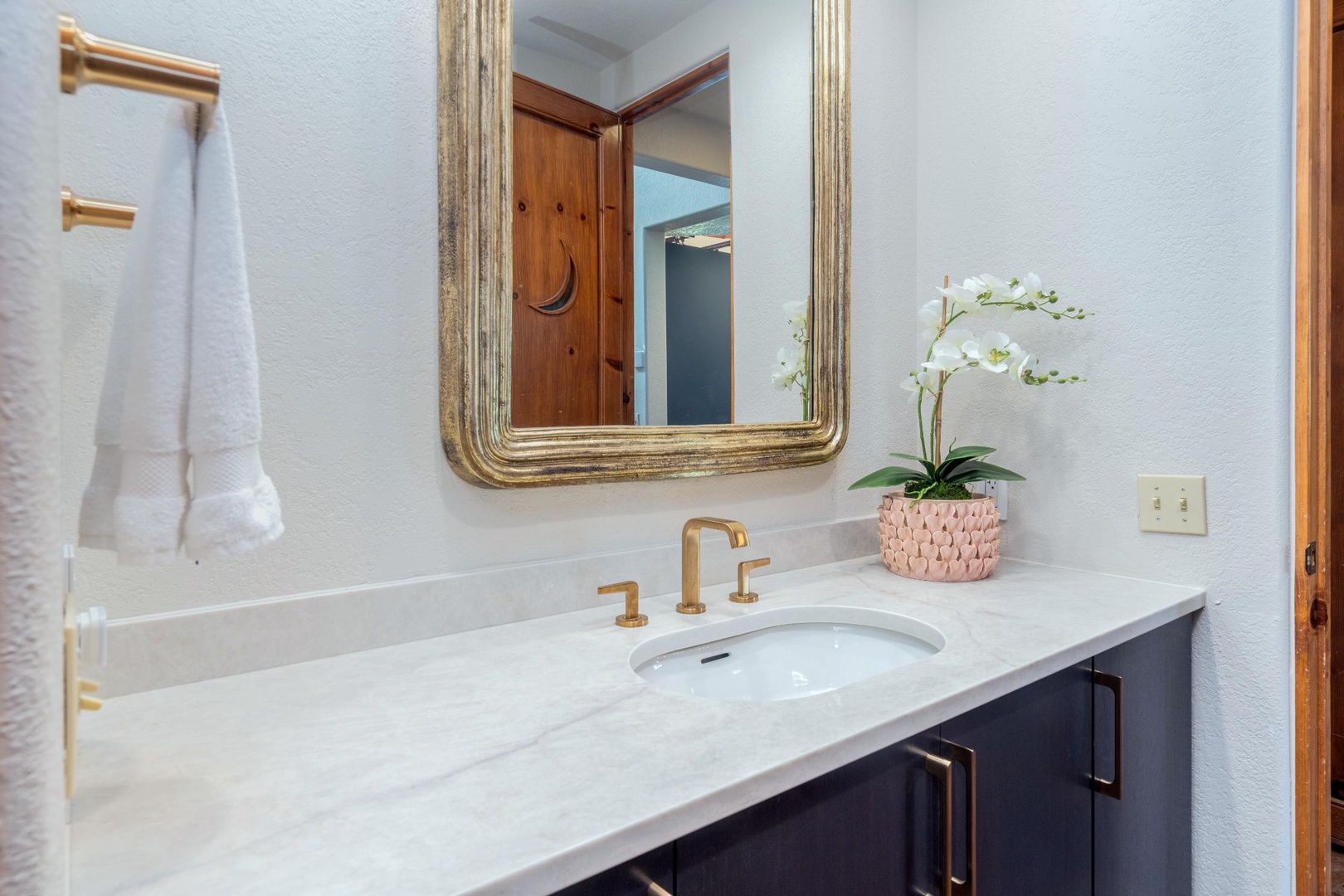 Guest Bathroom 5- Powder Bath (Main Level)