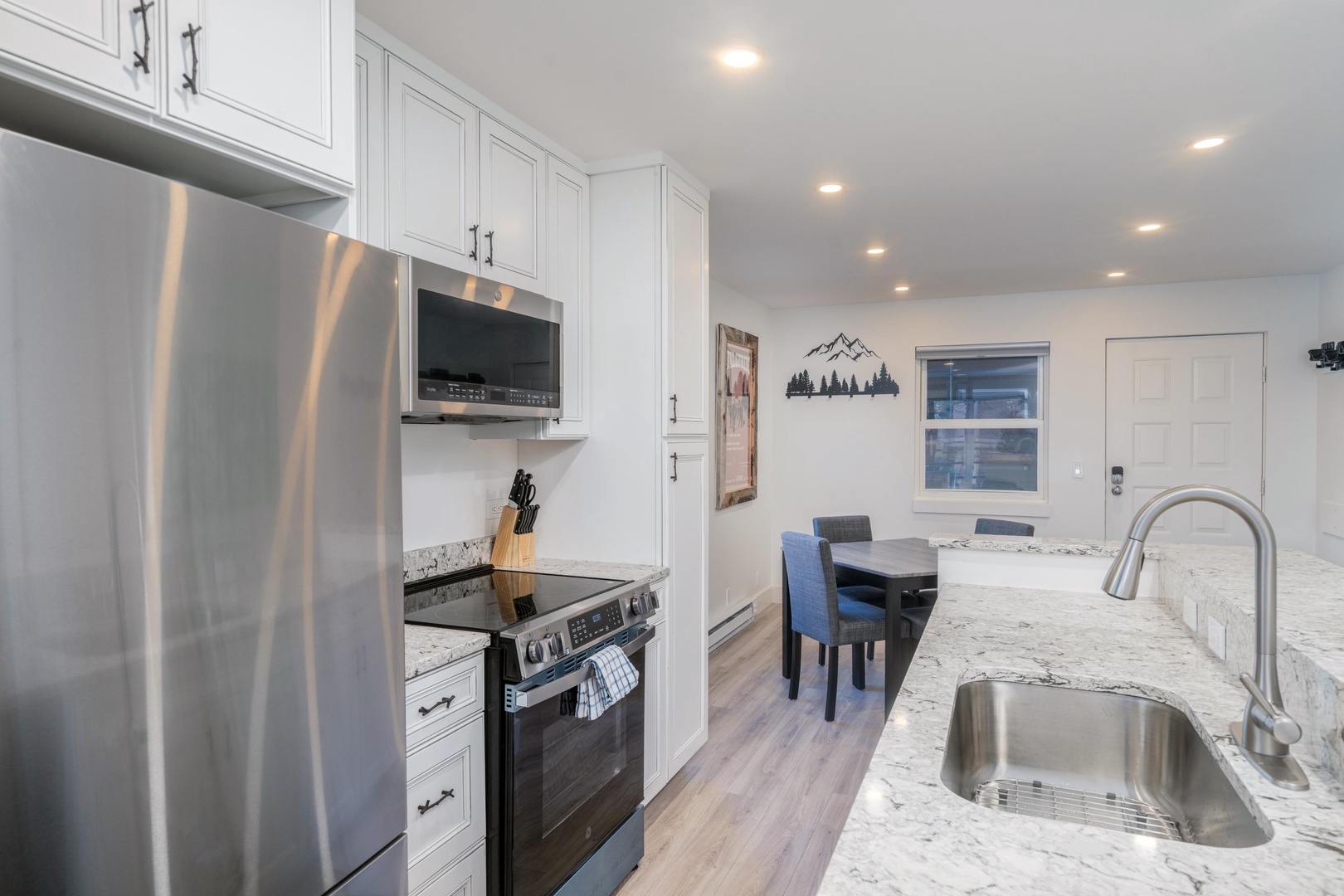 Kitchen - Fully remodeled and fully equipped