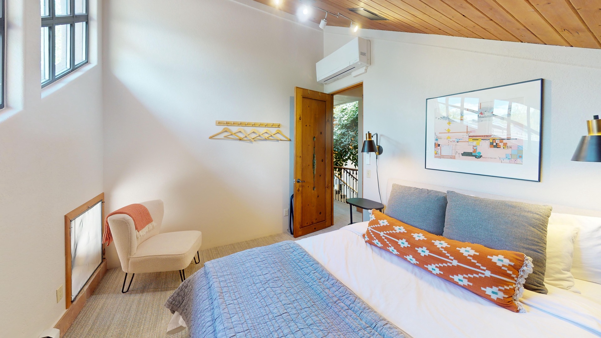 Guest Bedroom 3 - Queen (Upper Level) AC