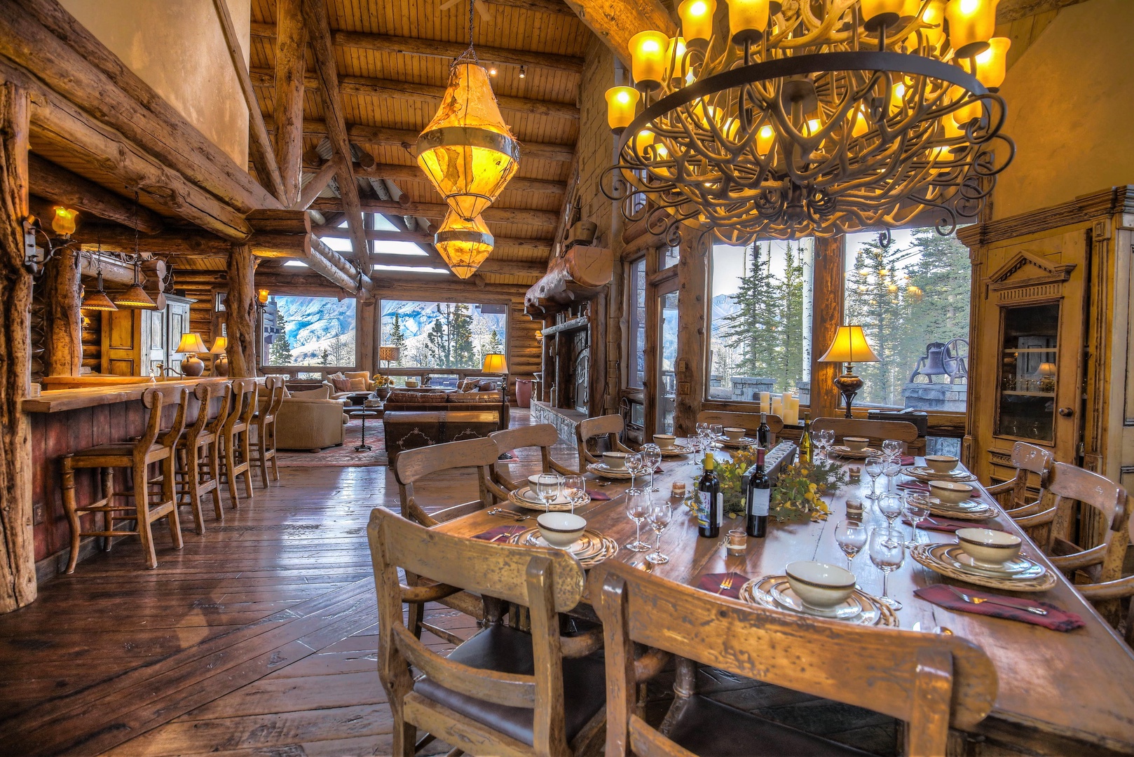 Main Lodge Informal Dining for 10