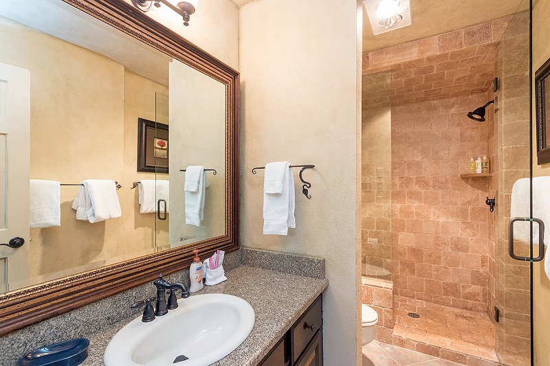 RiversideA201_guestbath1