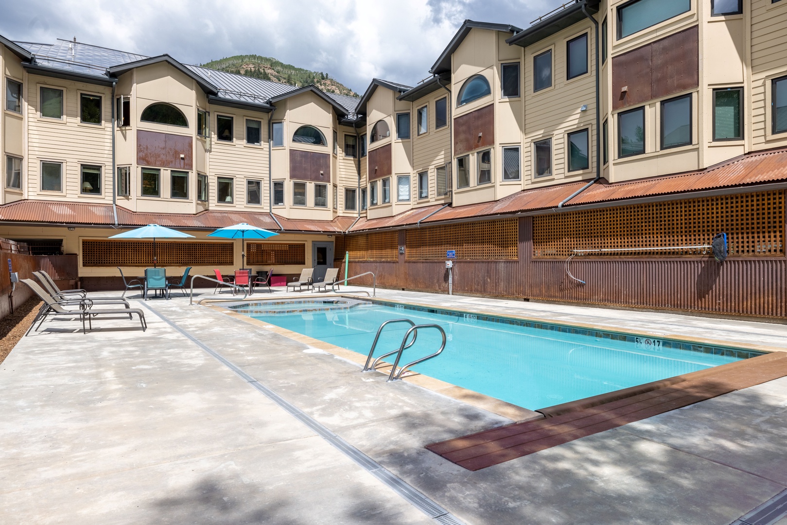 Lulu City's common pool and hot tub - open seasonally