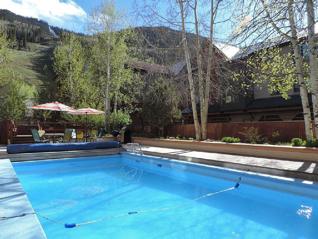 Lulu City's common pool - open seasonally