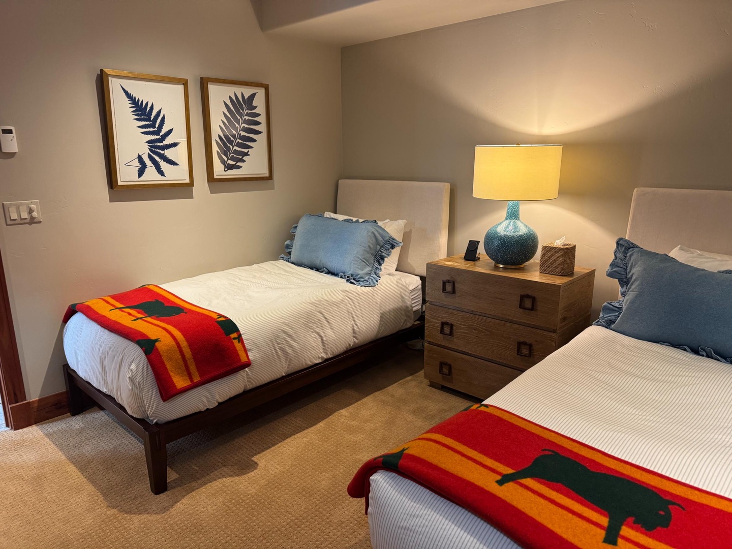 Bedroom 4 - Guest Bedroom - Lower Level - Two twin beds and ensuite bathroom