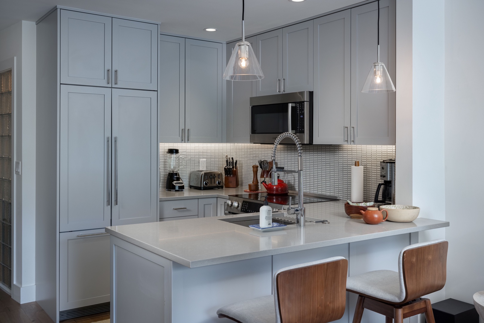 Updated, fully appointed kitchen