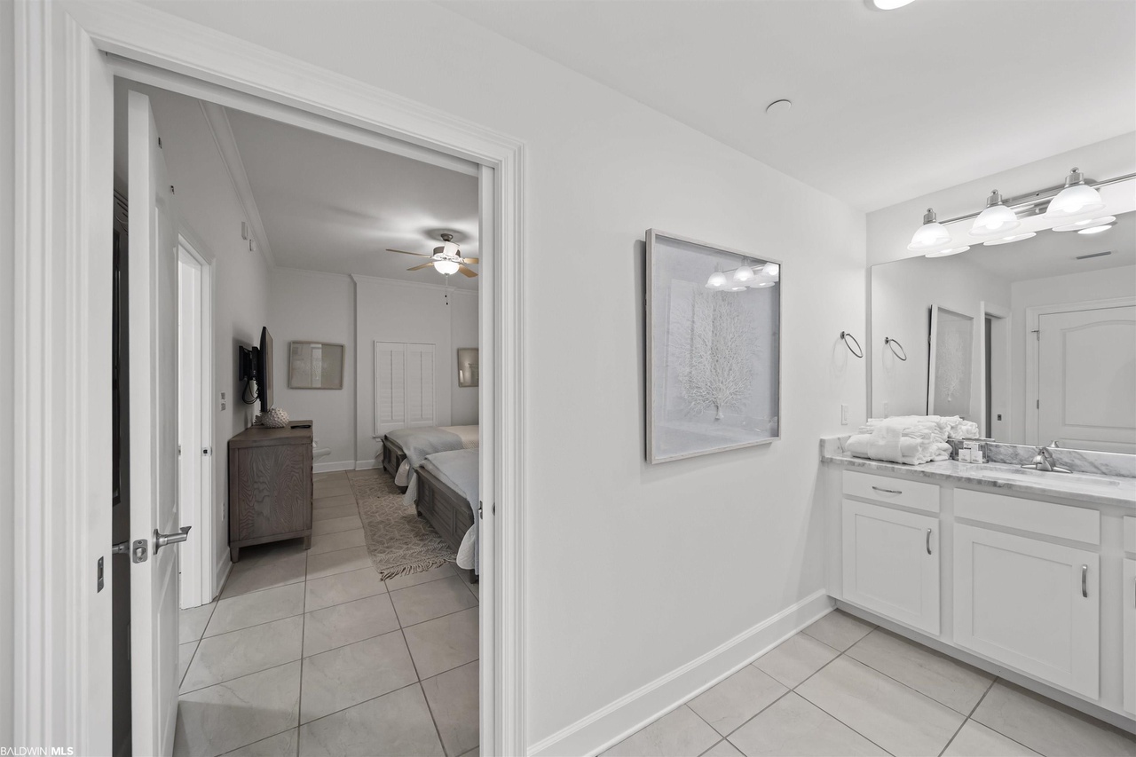 1st guest bedroom bathroom with alternative access to hallway