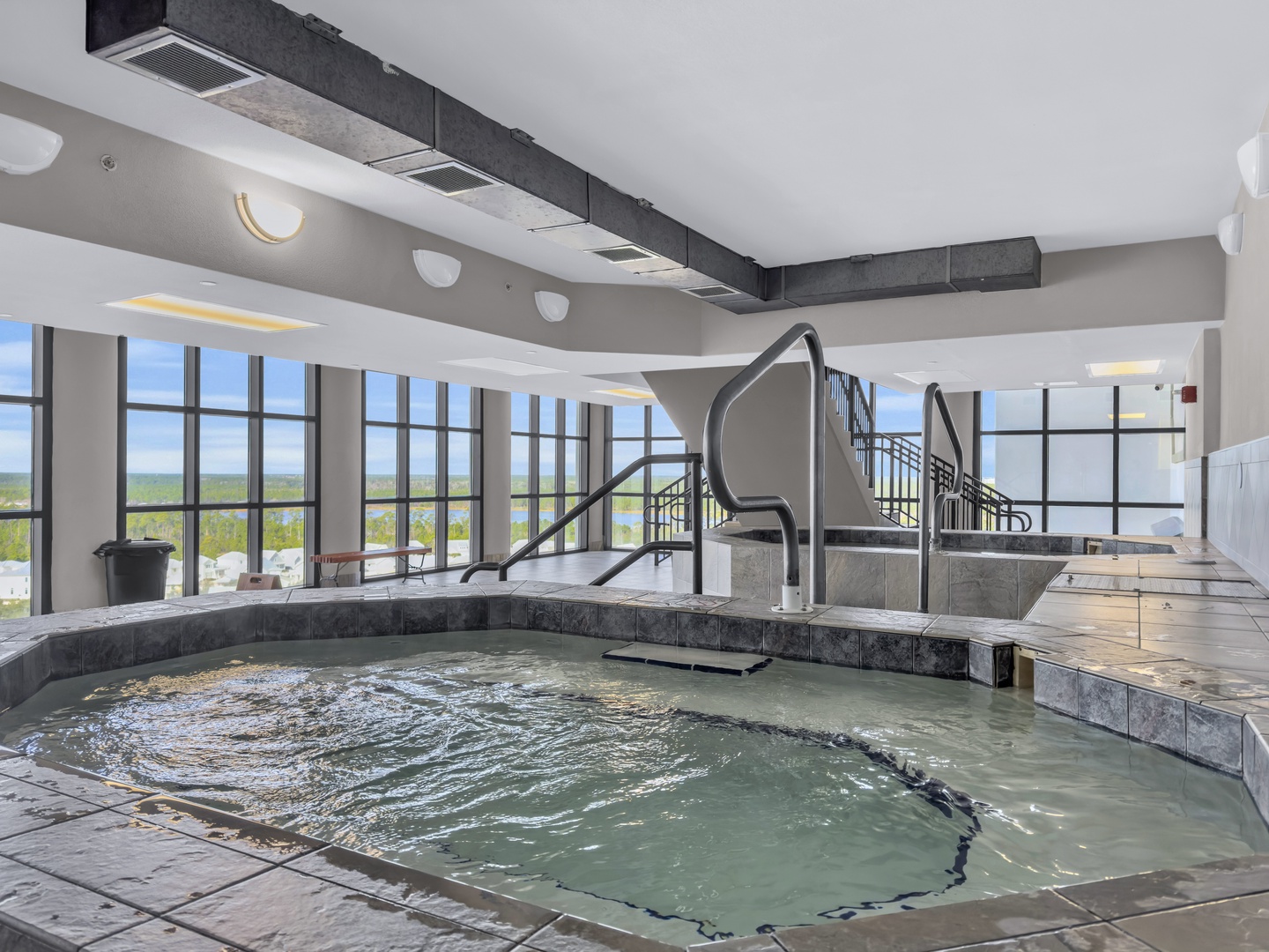 Access to 14th floor hot tubs