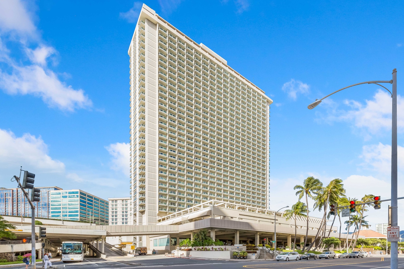 Castle at Ala Moana Hotel Exterior