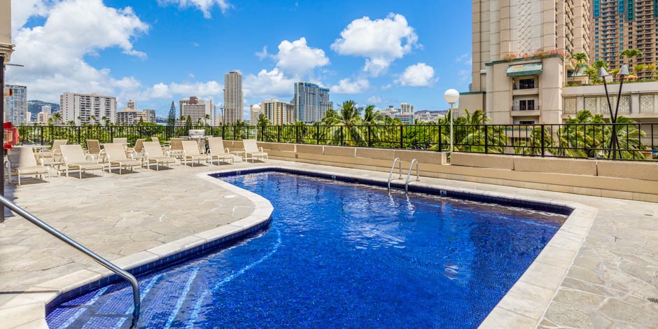 Castle at Palms at Waikiki - Pool Area (14)