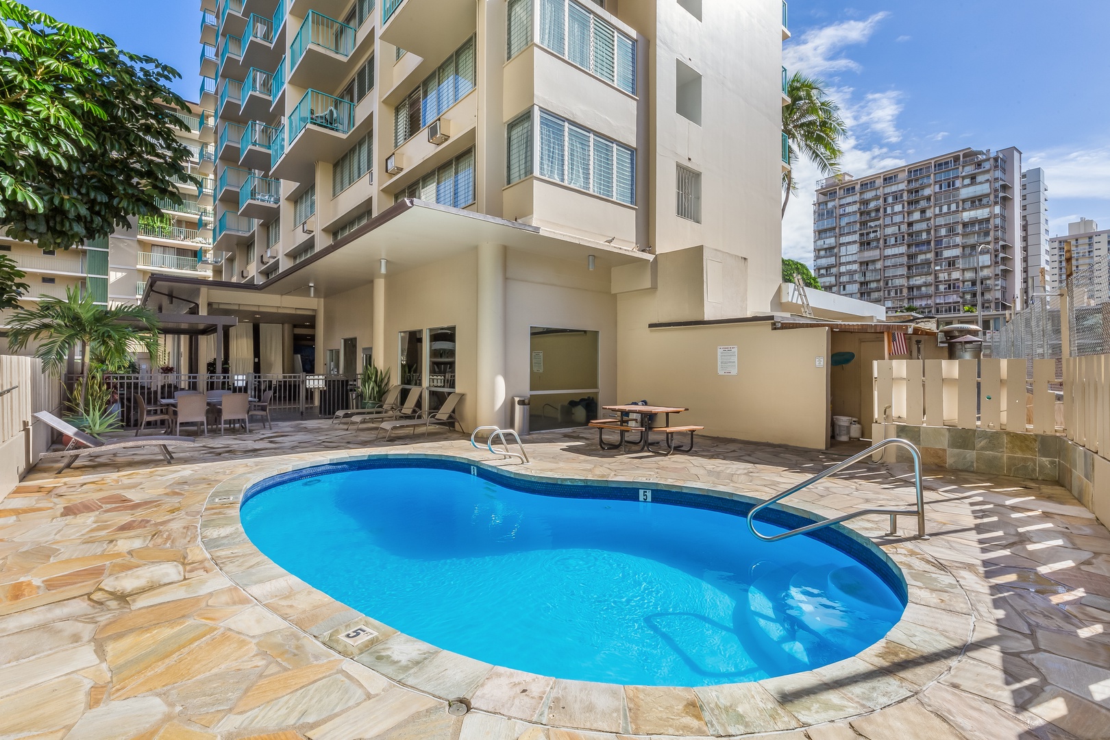 Castle at Aloha Surf - Swimming Pool