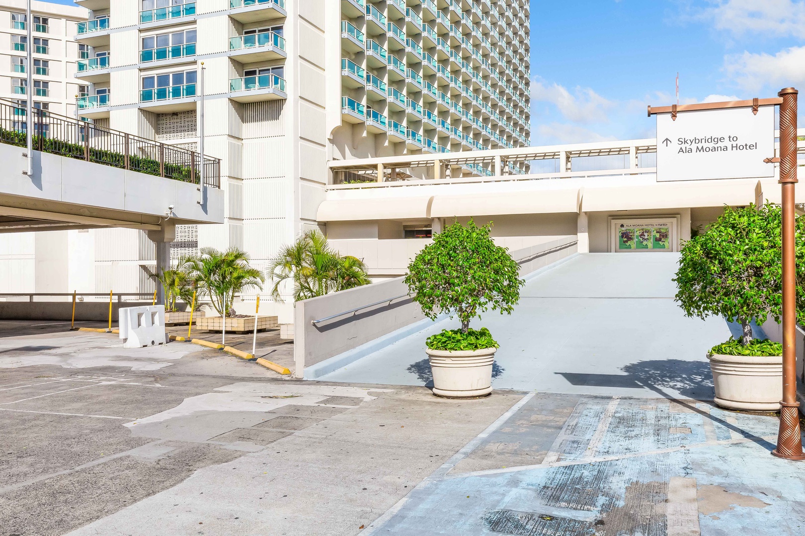 Castle at Ala Moana Back Entrance