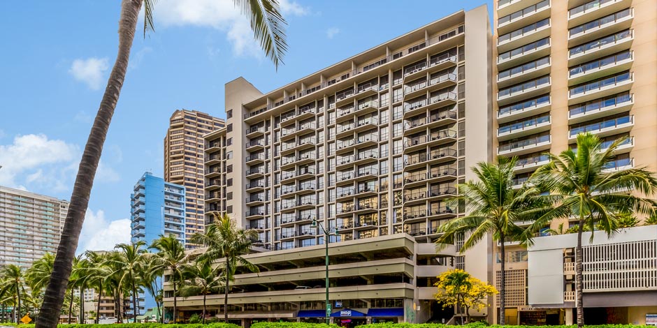 Castle at Palms at Waikiki - Exterior