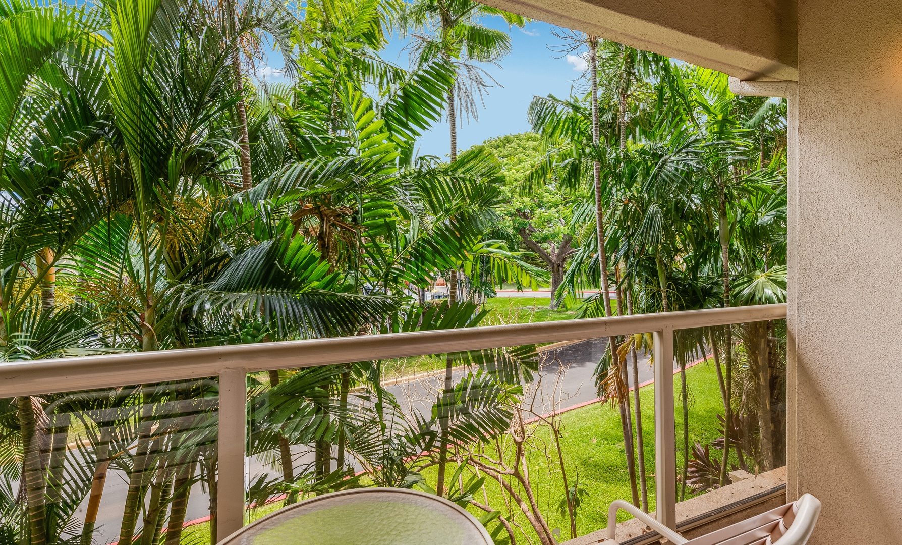 Castle at Maui Banyan T202A - Hotel Room Garden View - Lanai