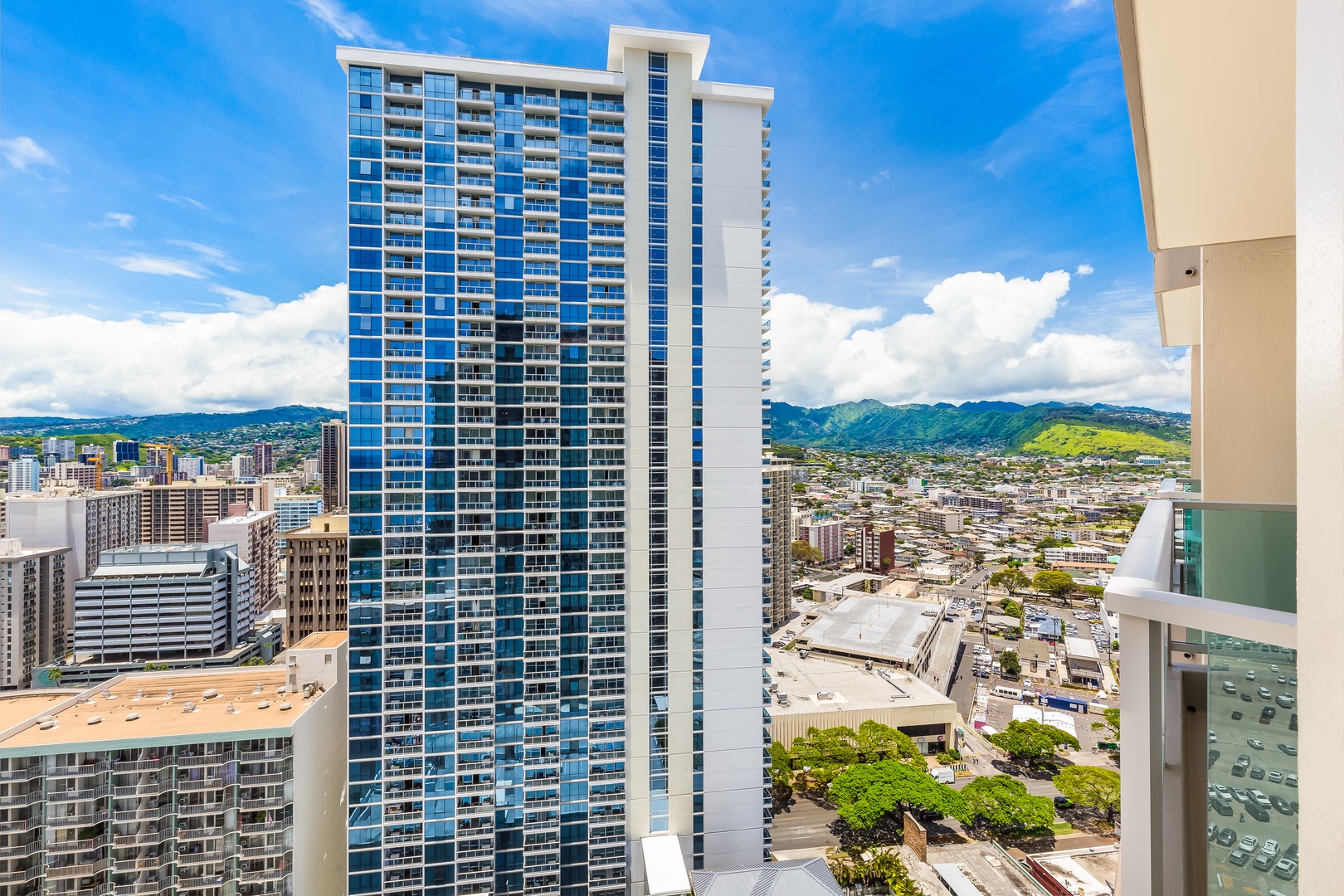 Castle at Ala Moana Hotel 2729 - 1 Bedroom City View (14)