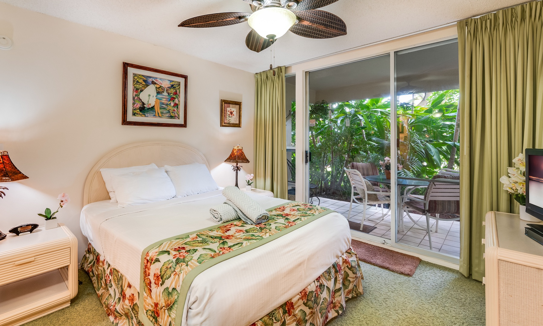 Castle at Maui Banyan - Bedroom