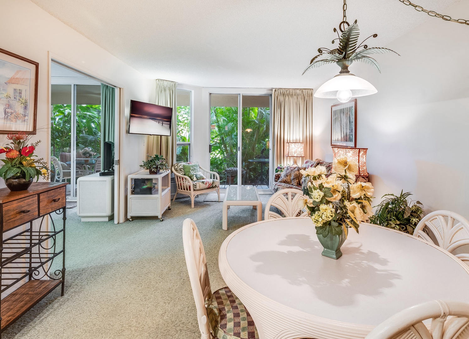 Castle at Maui Banyan T108AB - Dining Area