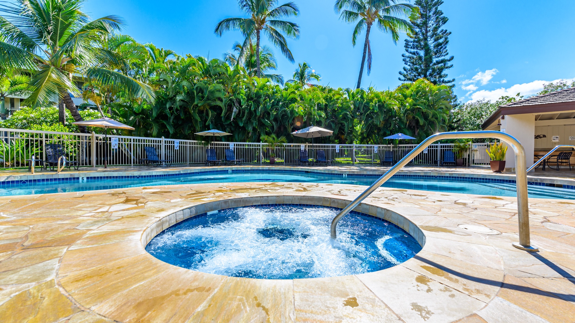 Castle at Maui Banyan - Swimming Pool - Jacuzzi