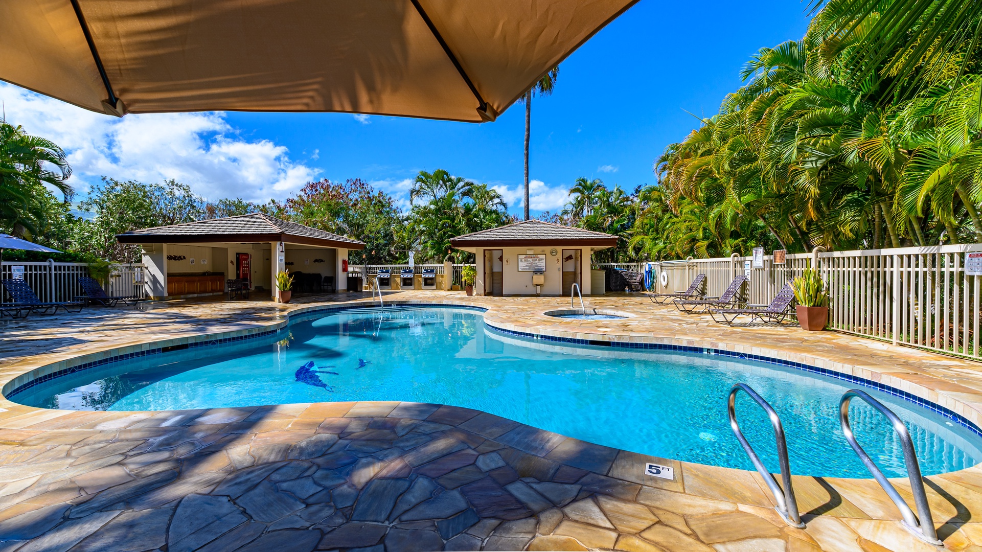 Castle at Maui Banyan - Swimming Pool