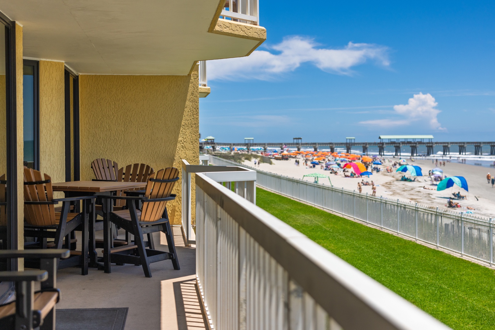 Chas. Oceanfront Villas 121 - Peaches and Cream