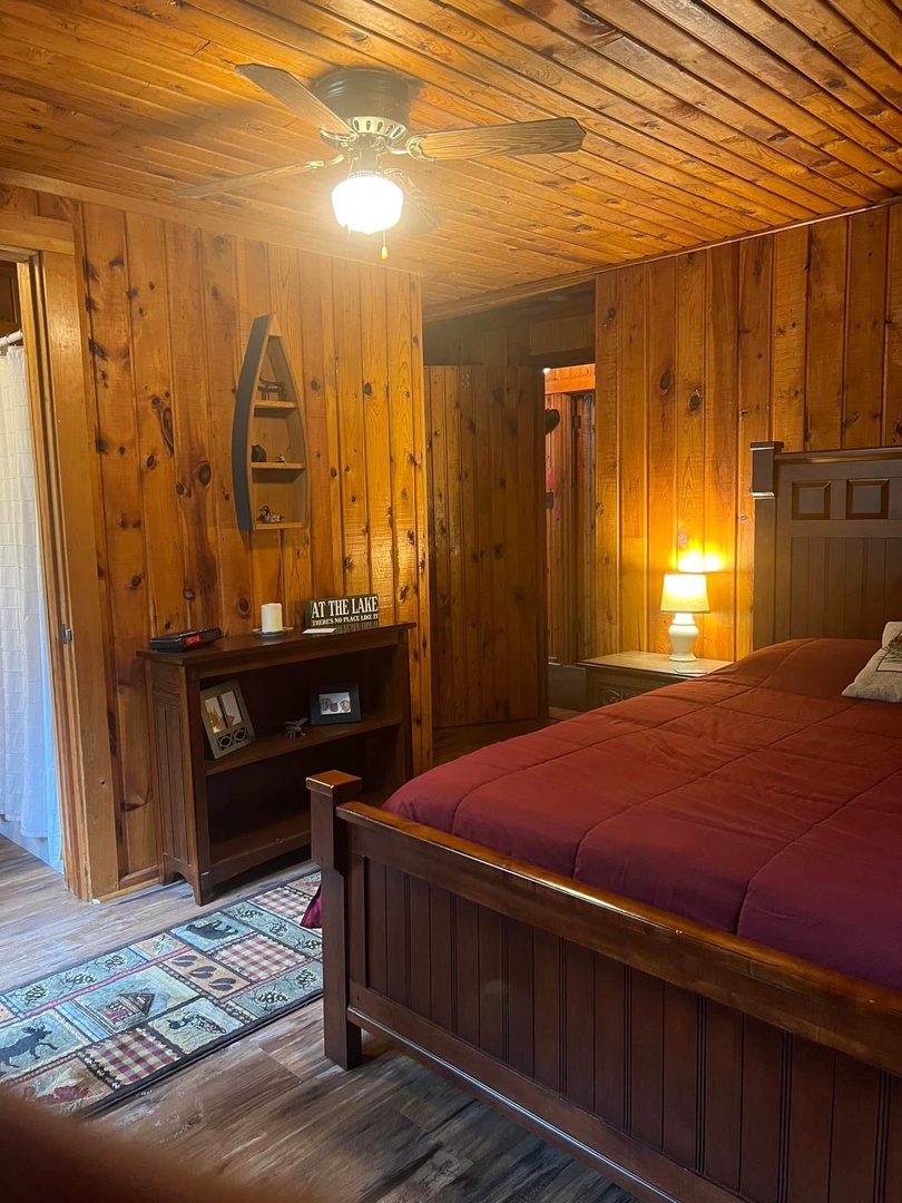 Bedroom #2 - Queen Bed