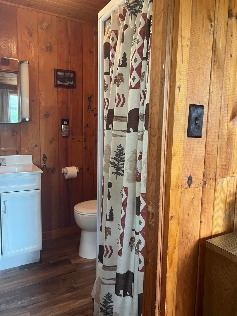 Bedroom #3 - Full Bath