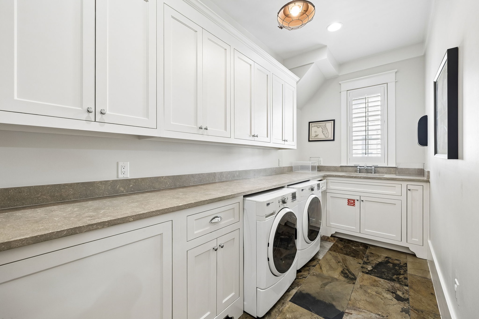 Your dedicated laundry room makes keeping up with vacation wash effortless. Bright, spacious, and thoughtfully equipped with a full-size washer and dryer—so you can pack light and stay fresh.