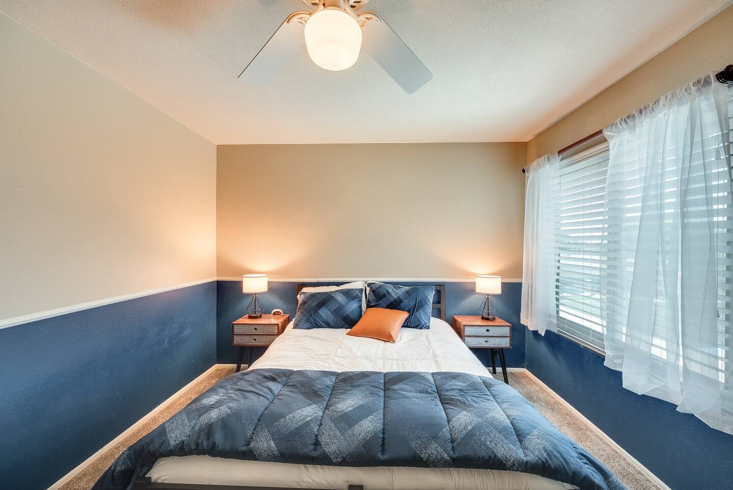 Glendale Vacation Rentals, Cahill Casa - Bedroom 1