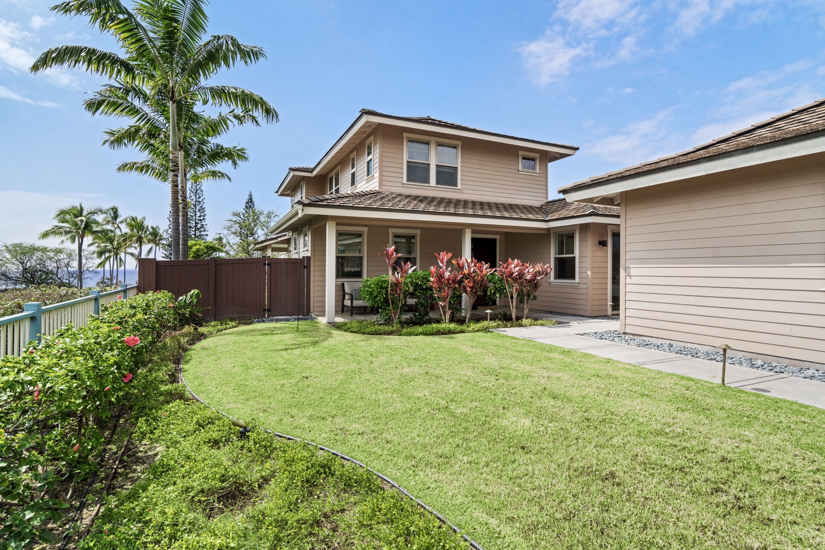 Kailua Kona Vacation Rentals, Holua Moana Hale - Front view of the home.