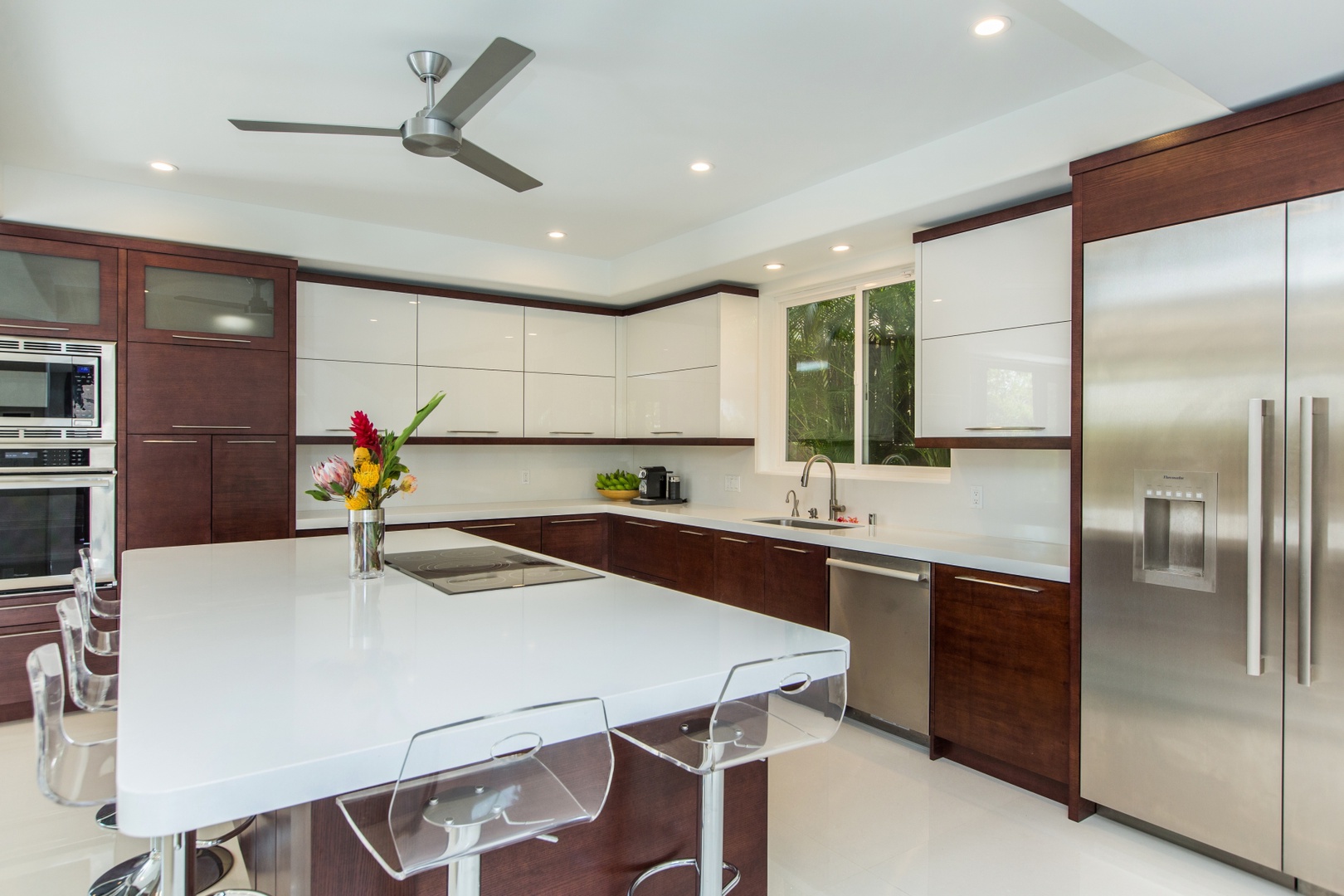 Honolulu Vacation Rentals, Le Reve at Diamond Head* - State of the art kitchen!