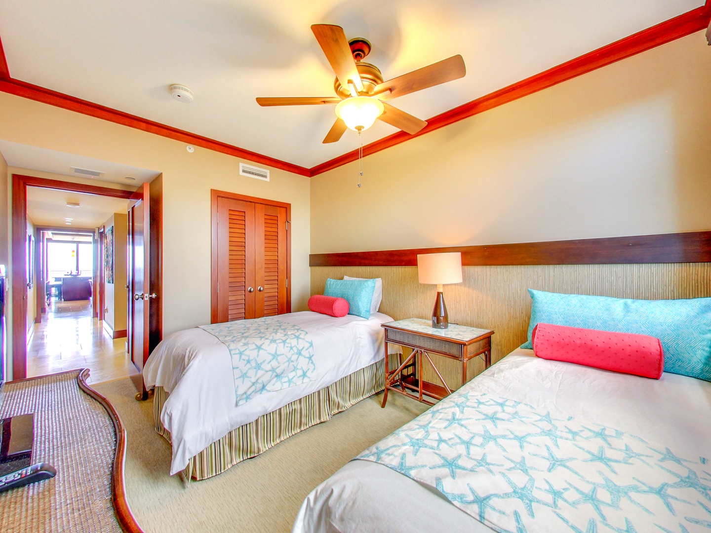 Kapolei Vacation Rentals, Ko Olina Beach Villas O1402 - The third guest bedroom's twin beds can also be converted to a king bed.