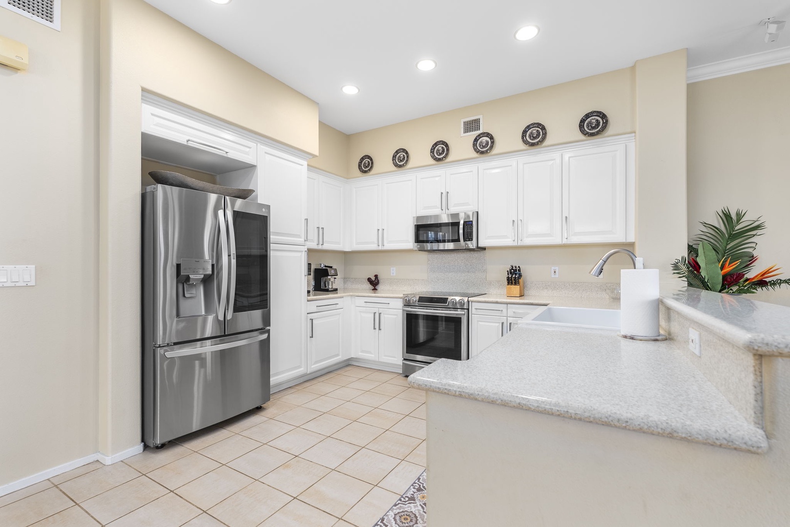 Kapolei Vacation Rentals, Coconut Plantation 1080-4 - A full kitchen with counter space to cook on through a week-long stay.